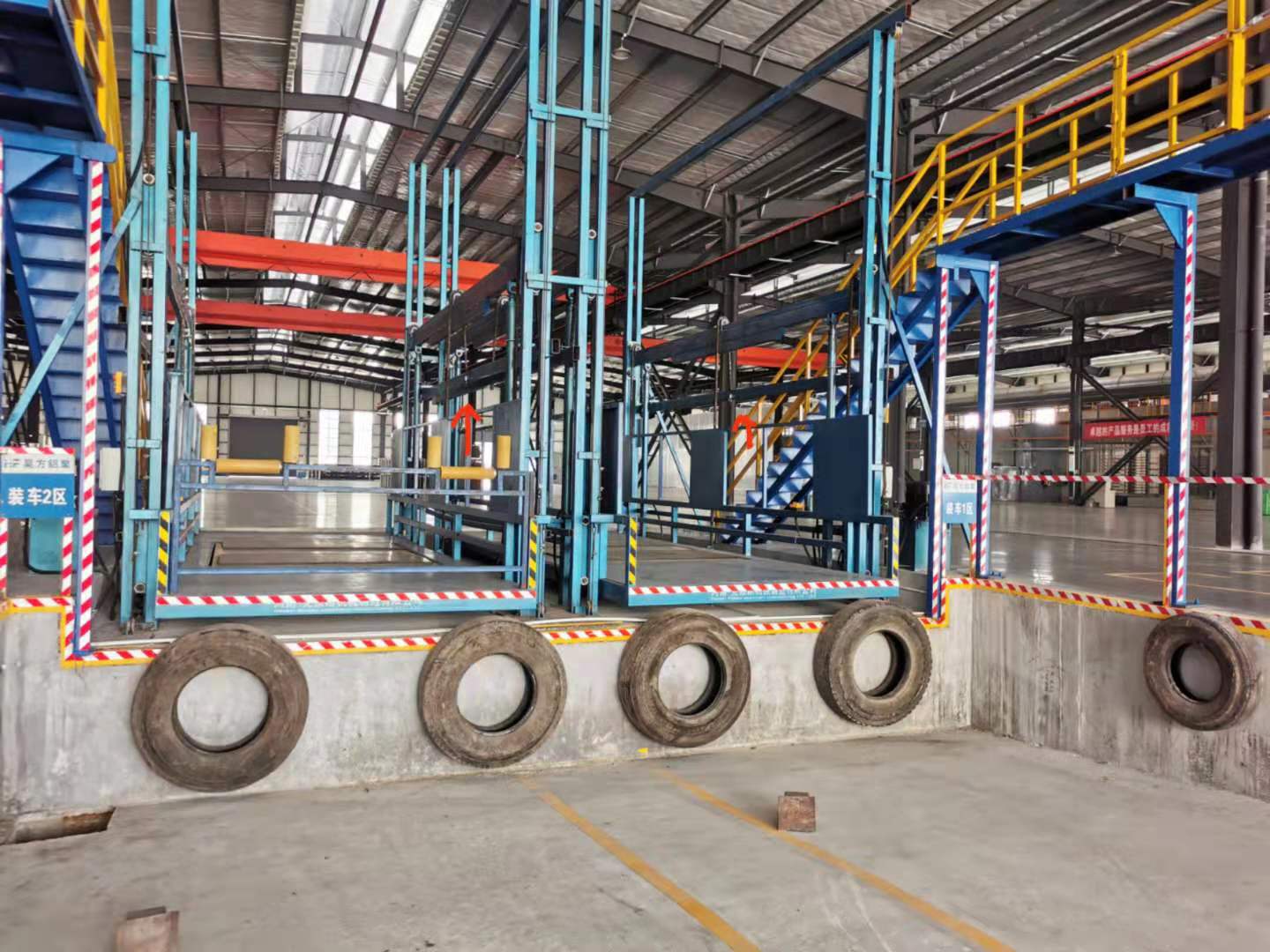 鏈條導(dǎo)軌式液壓升降作業(yè)平臺